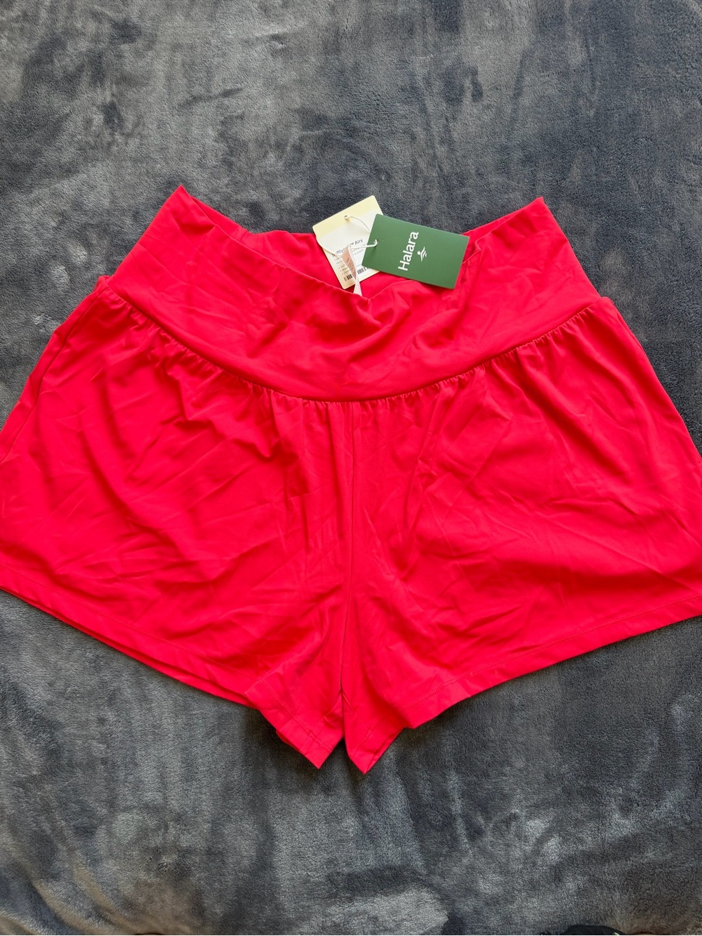 Halara Women’s High Waisted Flowy Shorts Red Size 2X NWT Plus Size.
